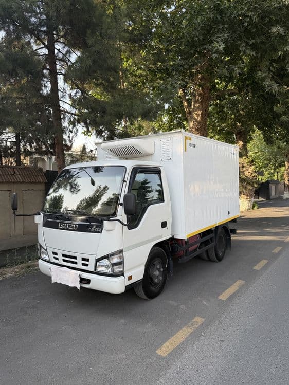 ISUZU NKR55E2 Рефрежератор — 1