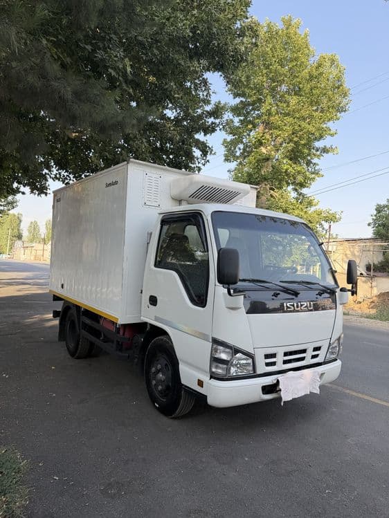 ISUZU NKR55E2 Рефрежератор — 2