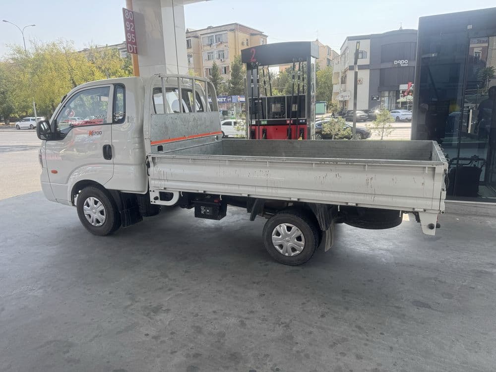 Kia bongo 2023 yil 62000 km tozza moshina tentlari bor