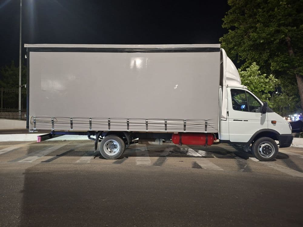 Zavo'd gazel biznes 5,20li  2018yil 17200$ ga sotiladi biznes tarpetka — 2