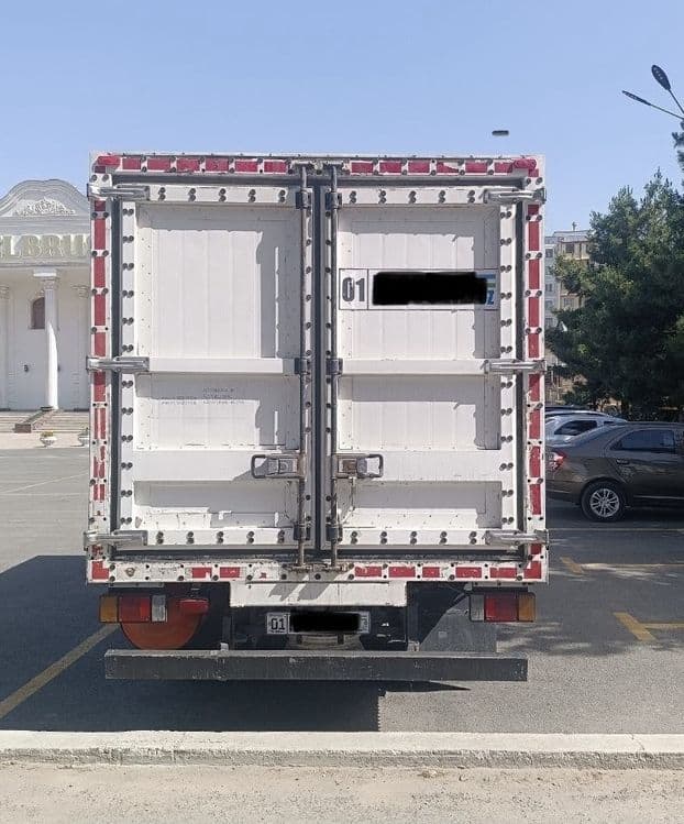 Isuzu 5 tonna ref — 2