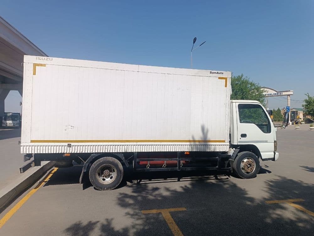 Isuzu 5 tonna ref — 4
