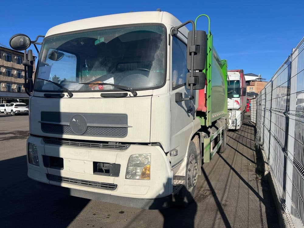 Musoravoz 15kub Dongfeng — 2