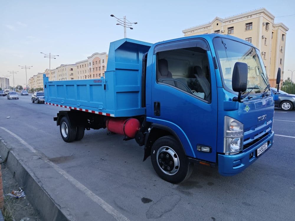 Isuzu  samosval  avtobusdan yasalgan  2013 yil kapitalniy qilingan — 1