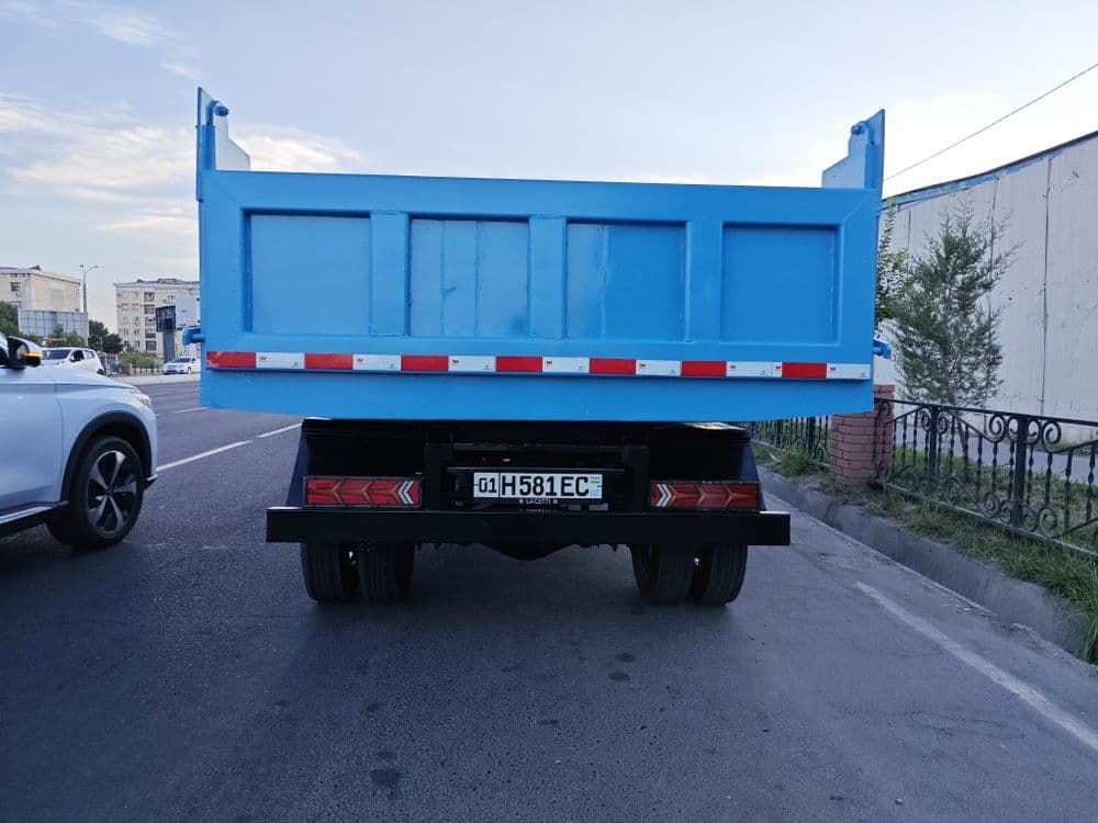 Isuzu  samosval  avtobusdan yasalgan  2013 yil kapitalniy qilingan — 2
