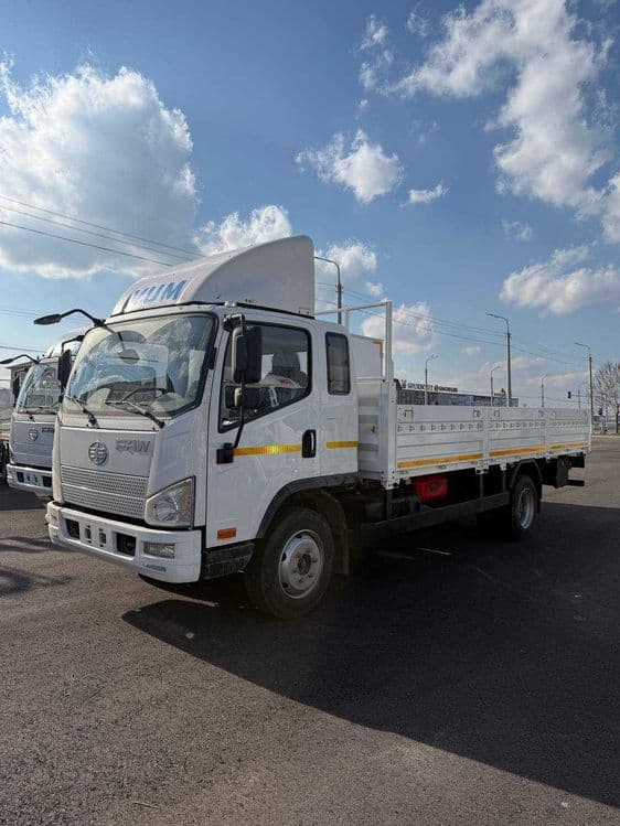 Бортовой автофургон FAW TIGER VH 4Х2 — 2