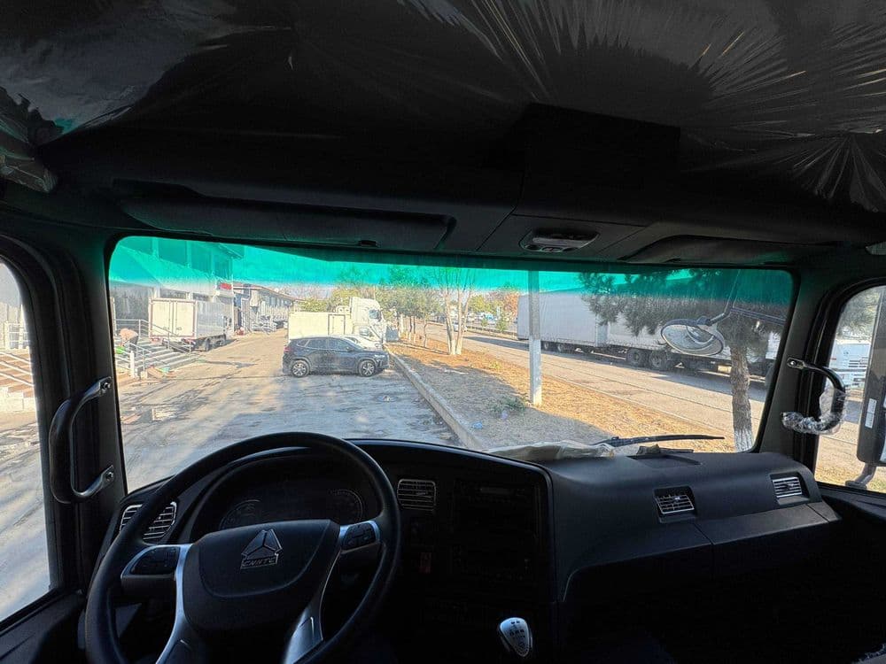 Sinotruk HOWO-V5X Avtofurgon Sotiladi yangi — 8