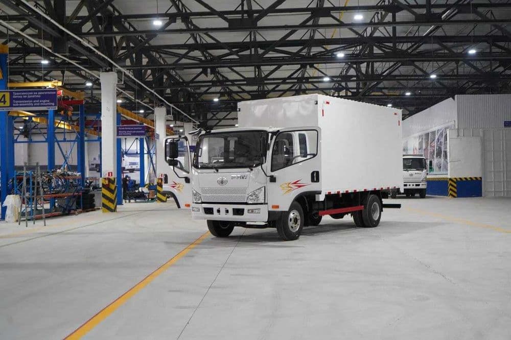 Сотувда мавжуд! Фургон цельнометаллический FAW Tiger VH VUM1110 4x2 — 4