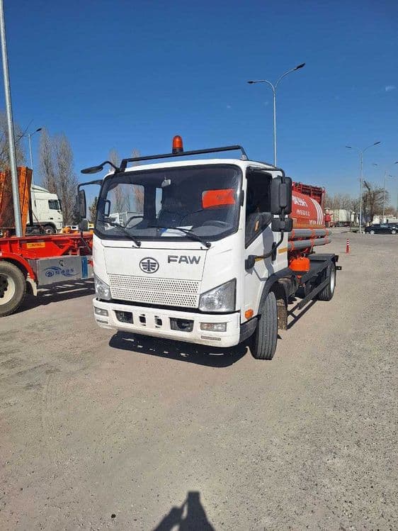 Ассенизационная машина FAW Tiger V VUM5110, 6м³ — 1