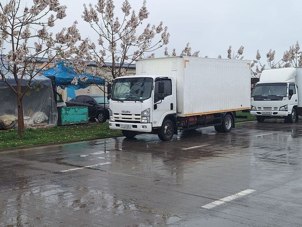 Isuzu Yuk mashinasi — 1