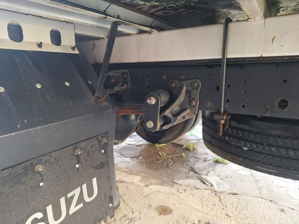 Isuzu Yuk mashinasi — 8