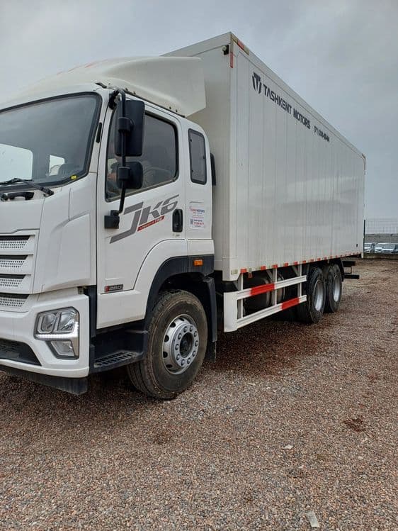 Faw 7.5 metr Furgon — 1