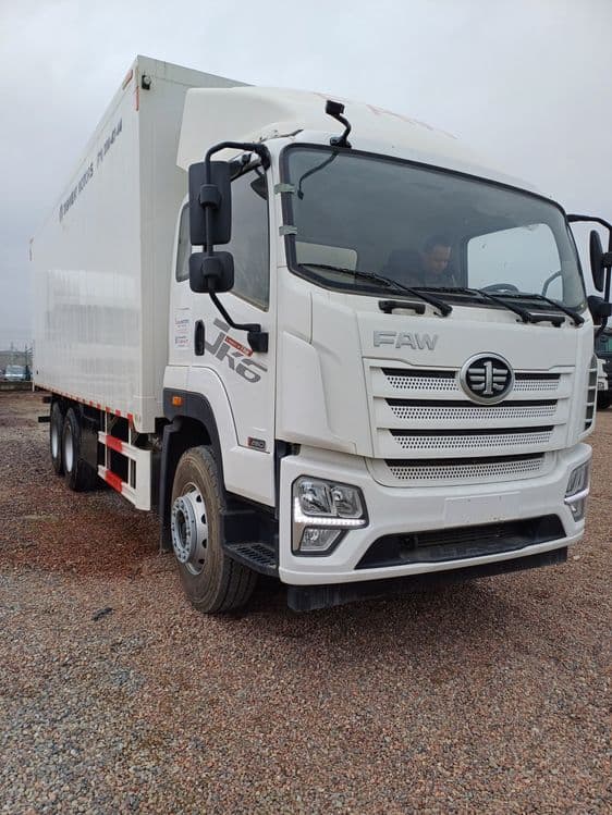 Faw 7.5 metr Furgon — 3