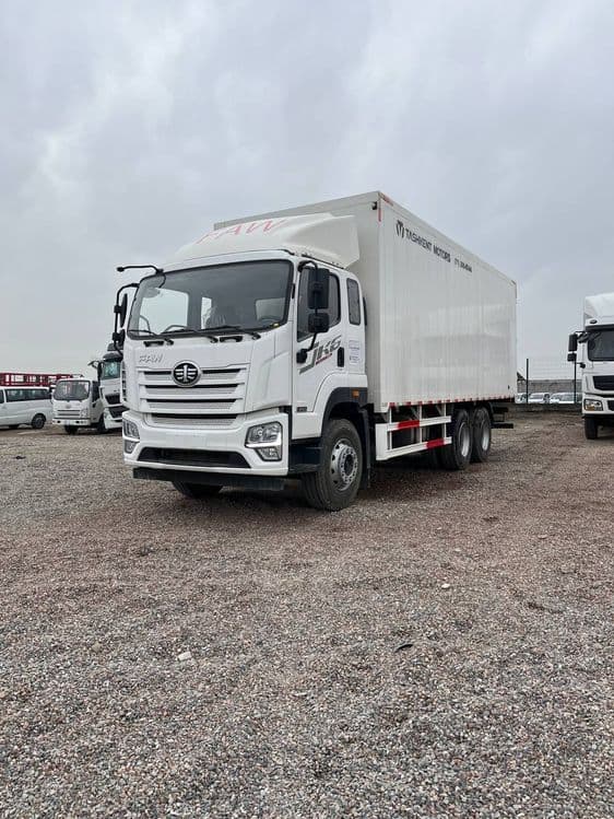 Faw 7.5 metr Furgon — 7