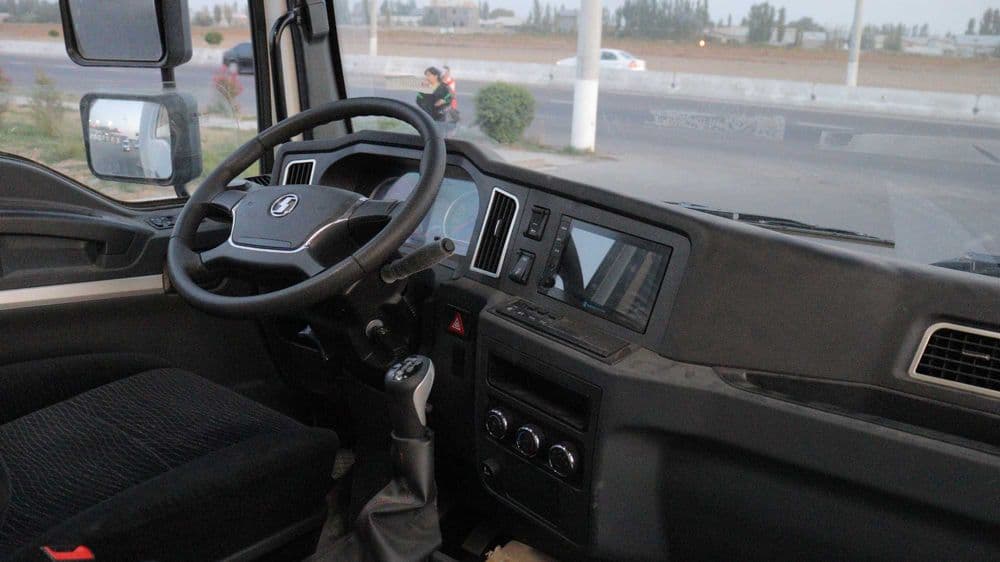 SHACMAN 9 метрлик автофургон тайёр сотувда — 2
