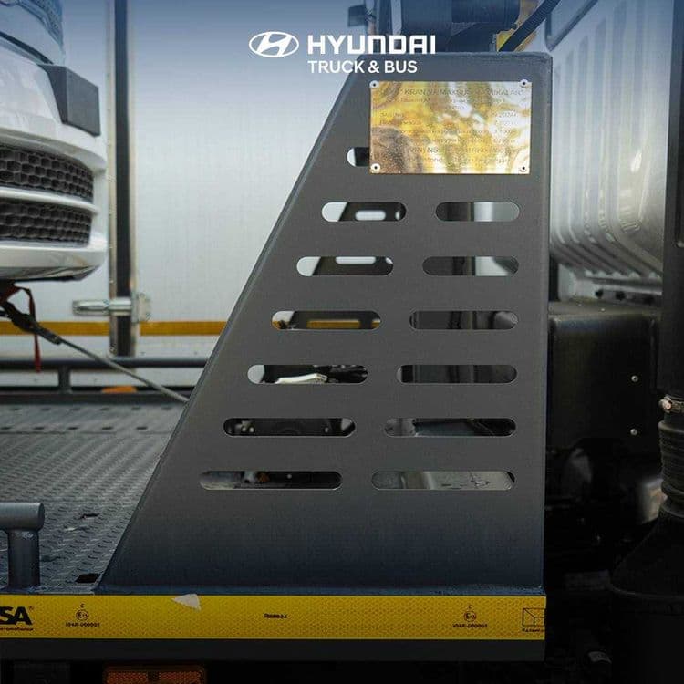 Эвакуатор с лебедкой и трапами платформой HYUNDAI EX8 — 4