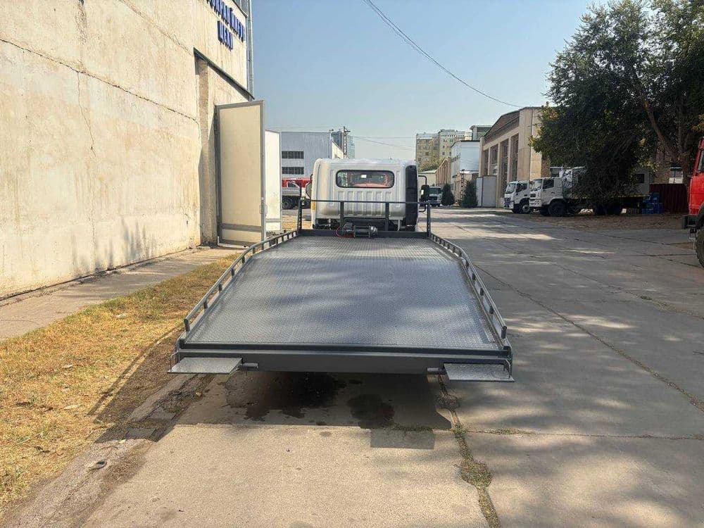 Эвакуатор с лебедкой и трапами платформой HYUNDAI EX8 — 6