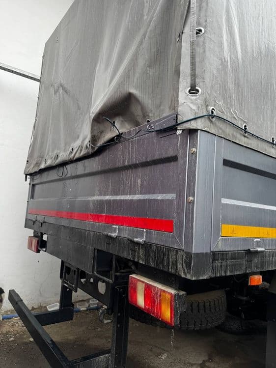 Бортавая автоплатформа с тентом Sinotruk Homan-H3  4x4  9 тн — 2