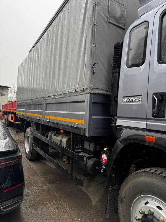 Бортавая автоплатформа с тентом Sinotruk Homan-H3  4x4  9 тн — 3