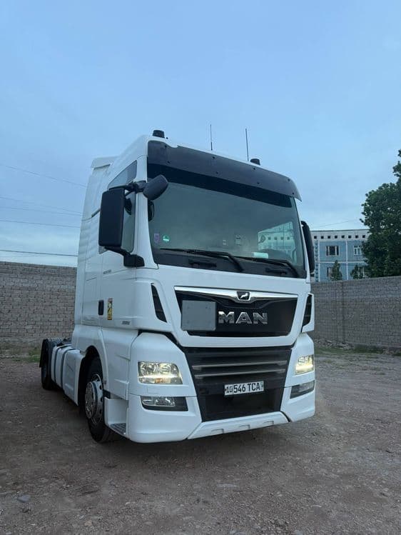 MAN TGX standard — 2