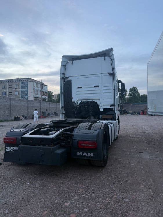 MAN TGX standard — 4