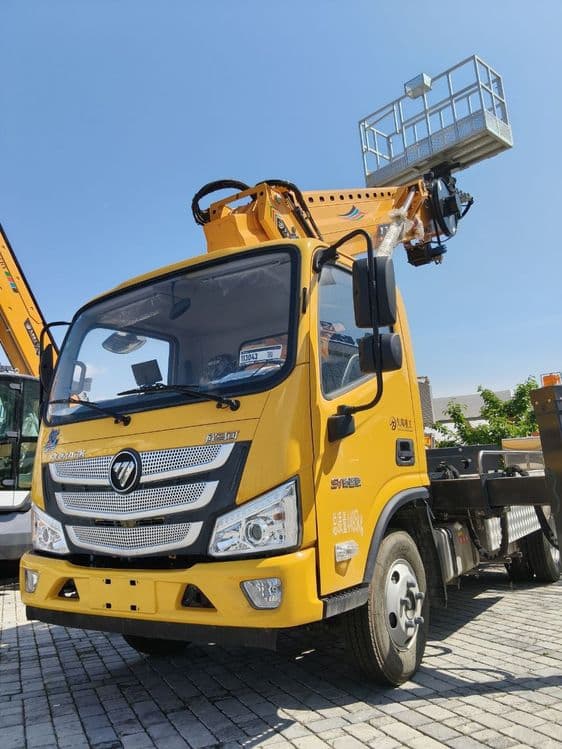 Foton 30.5 metrli avtovishka — 3