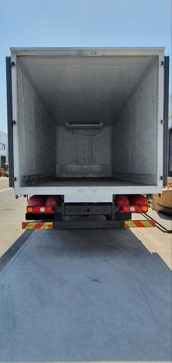 SHACMAN L3000 refrijerator — 4