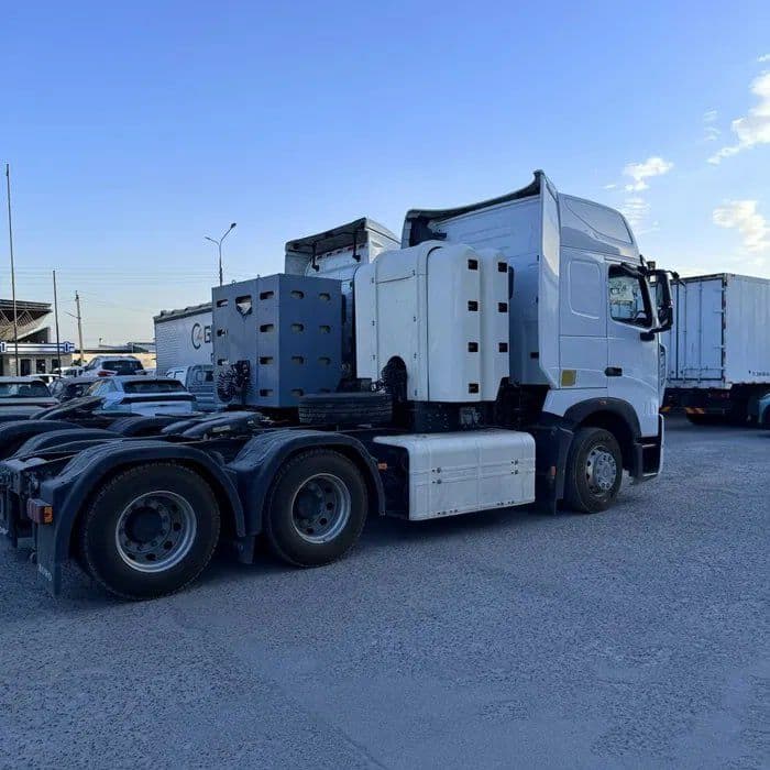 T7H CNG 6x4 тягач 2026 йил йулга чикди — 5