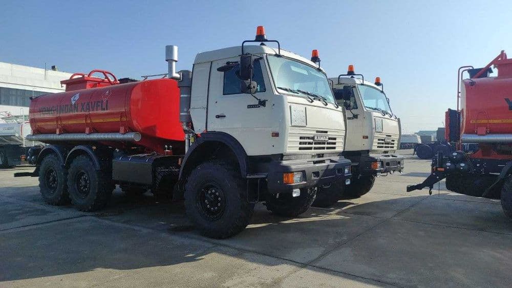 Автотопливозаправщик полноприводный бензовоз  КАМАЗ 43118 вездеход 6х6