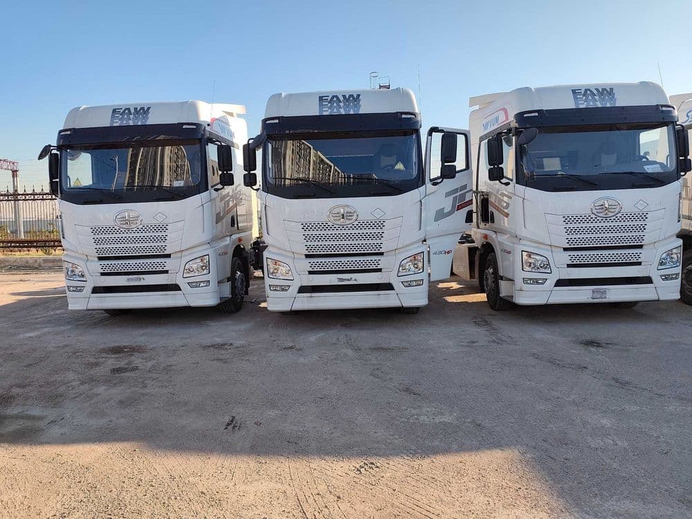 В наличии! Седельный тягач FAW JH6 4x2 CNG (на метане) — 1