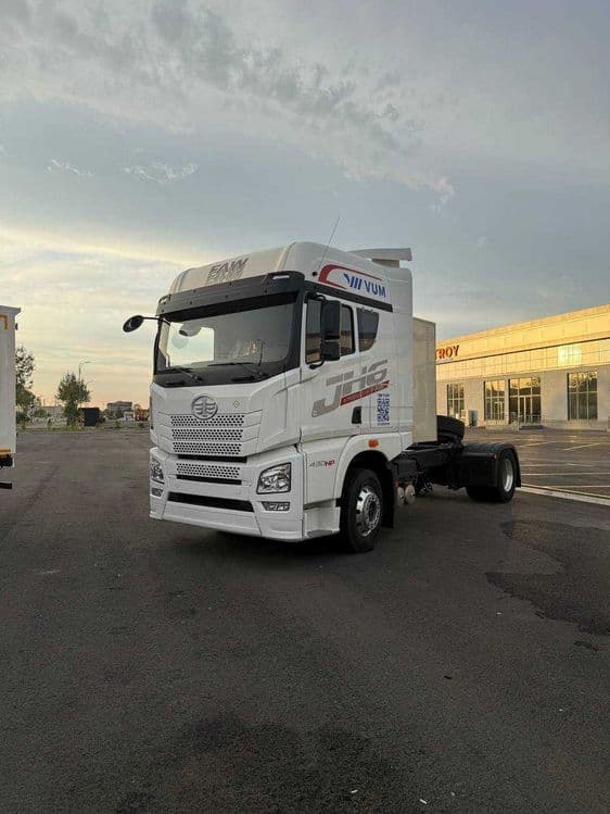 В наличии! Седельный тягач FAW JH6 4x2 CNG (на метане) — 6