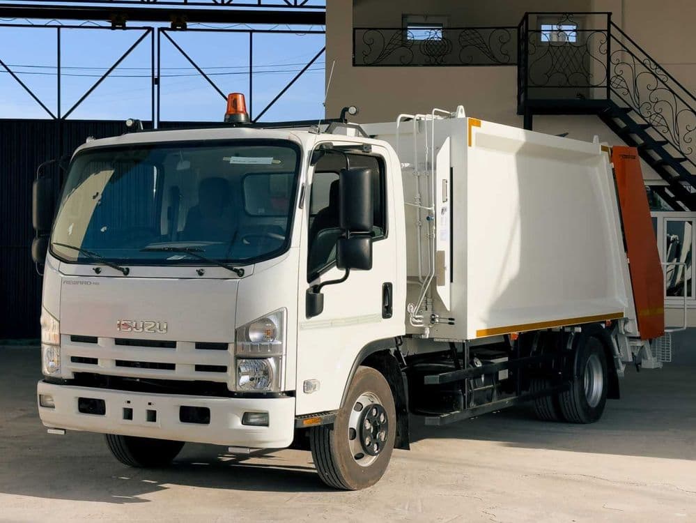Мусоровоз 8+1м3 - на шасси ISUZU NQR 90 L-K — 1