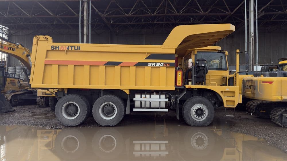 Карьерный самосвал 90Т