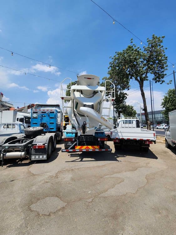 Автобетоносмеситель HOWO 6x4 CNG 2024 года — 5