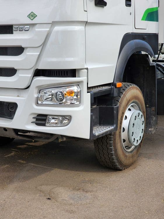 Автобетоносмеситель HOWO 6x4 CNG 2024 года — 7