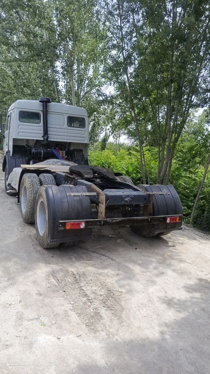КамАЗ 2000 йил тягач сотилади нархи 13000 & нолдан терилган док гба — 2