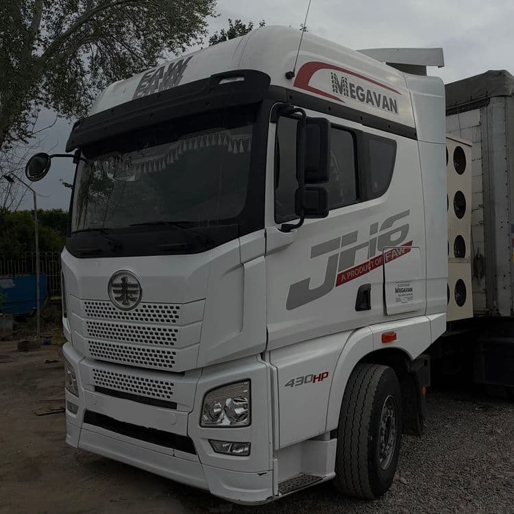 Седельный тягач FAW JH6-430 6x4 CNG (рессорный)