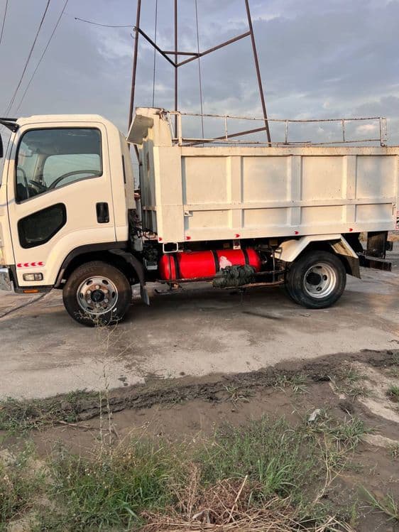 ISUZU Самосвал — 3