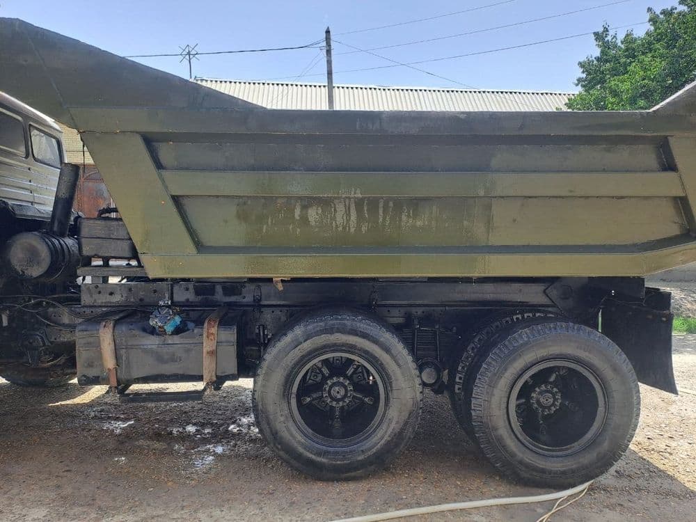 Kamaz sotiladi ramasi butun — 8