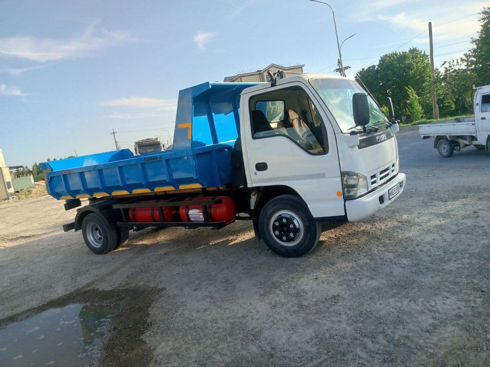 Isuzu Samosval Sotiladi — 1