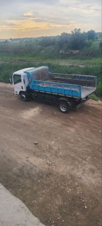 Isuzu samosval 2012 — 3