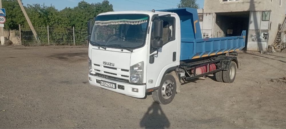 Isuzu avtobusdan taxlangan gruzavoy 2014 — 1