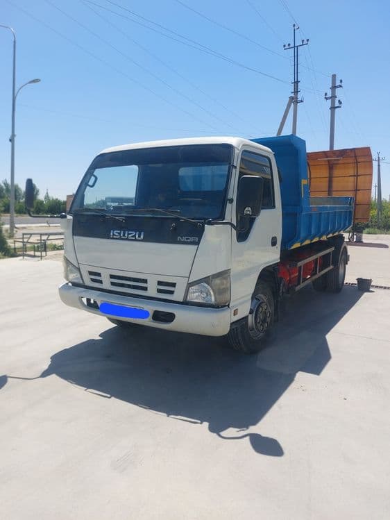 Isuzu samosval sotiladi