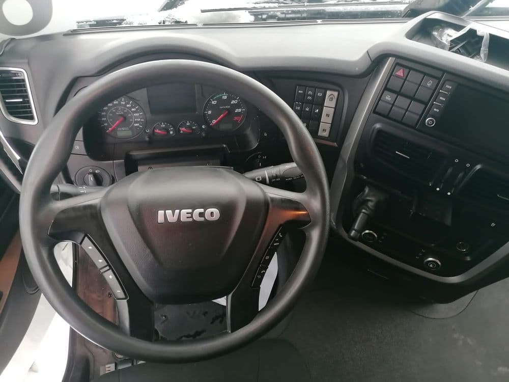 Бухорода. Ивеко  Бир томони 4 та 150 лик метан. IVECO — 3