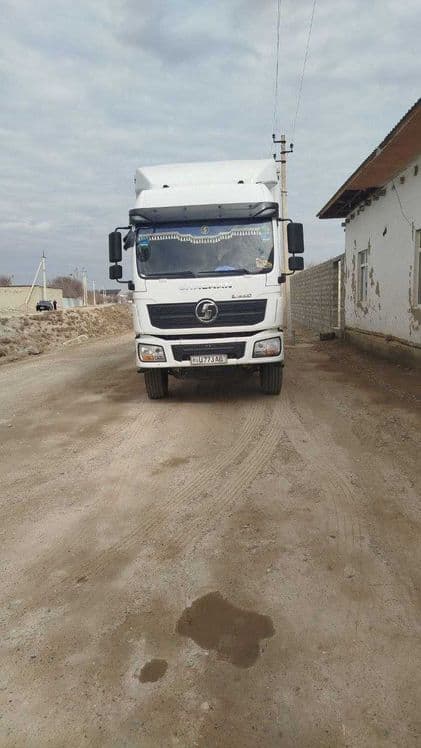 SHACMAN Furgon 9 metrlik — 1