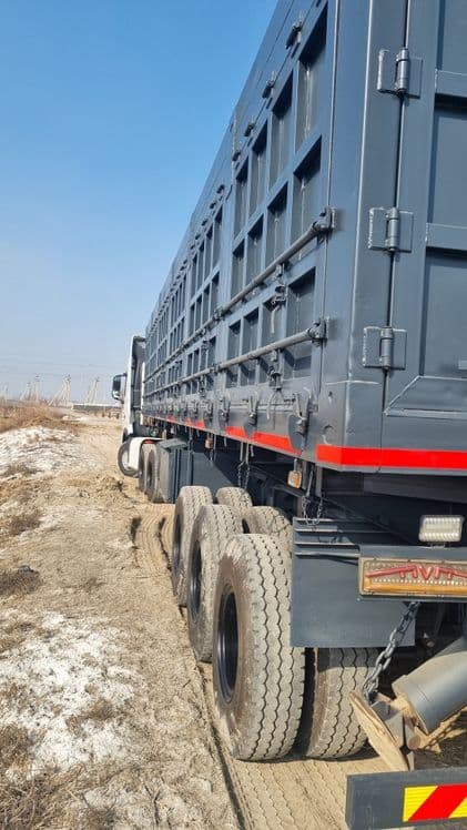 HOWO A7 Road start pritsep 2023yil Tyagach 2023yil pritsep km190.000 — 4