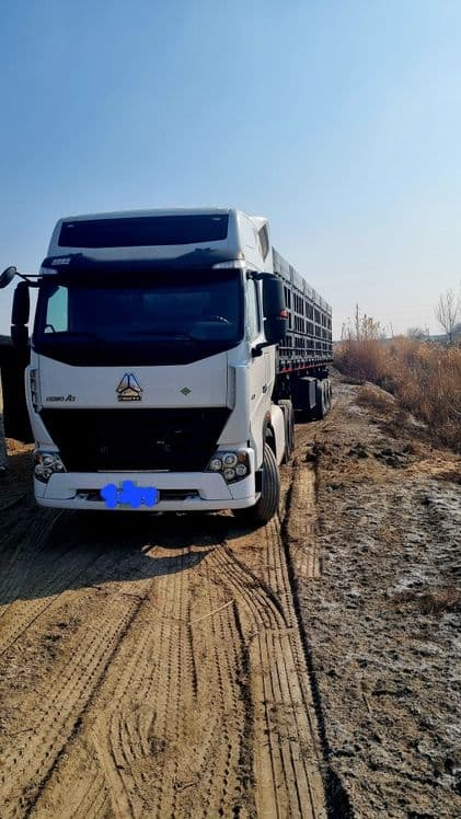 HOWO A7 Road start pritsep 2023yil Tyagach 2023yil pritsep km190.000 — 5