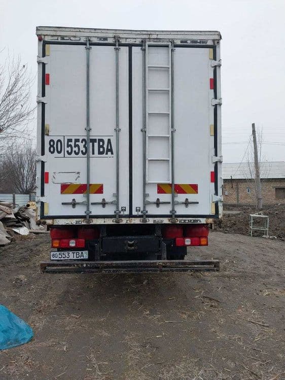 SHACMAN L3000  Furgon — 4