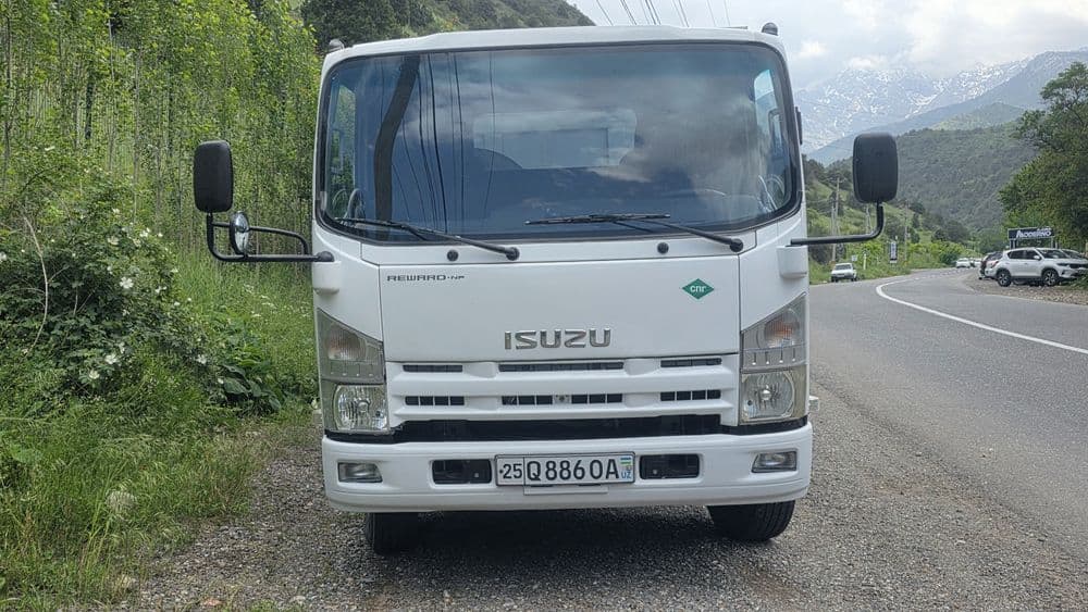 Автомобиль ISUZU — 2