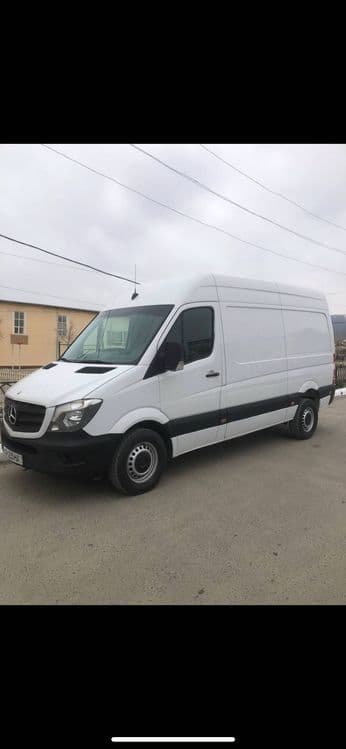 Yuk mashina mersades sprinter — 2